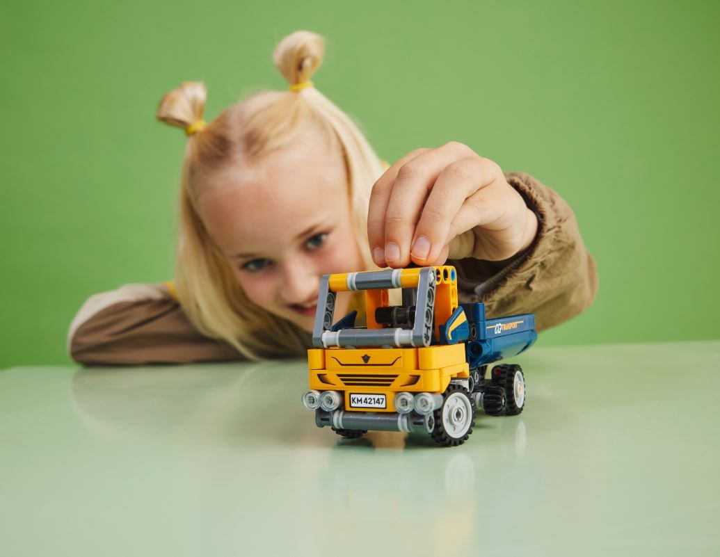 LEGO TECHNIC 42147 DUMP TRUCK Brand Lego