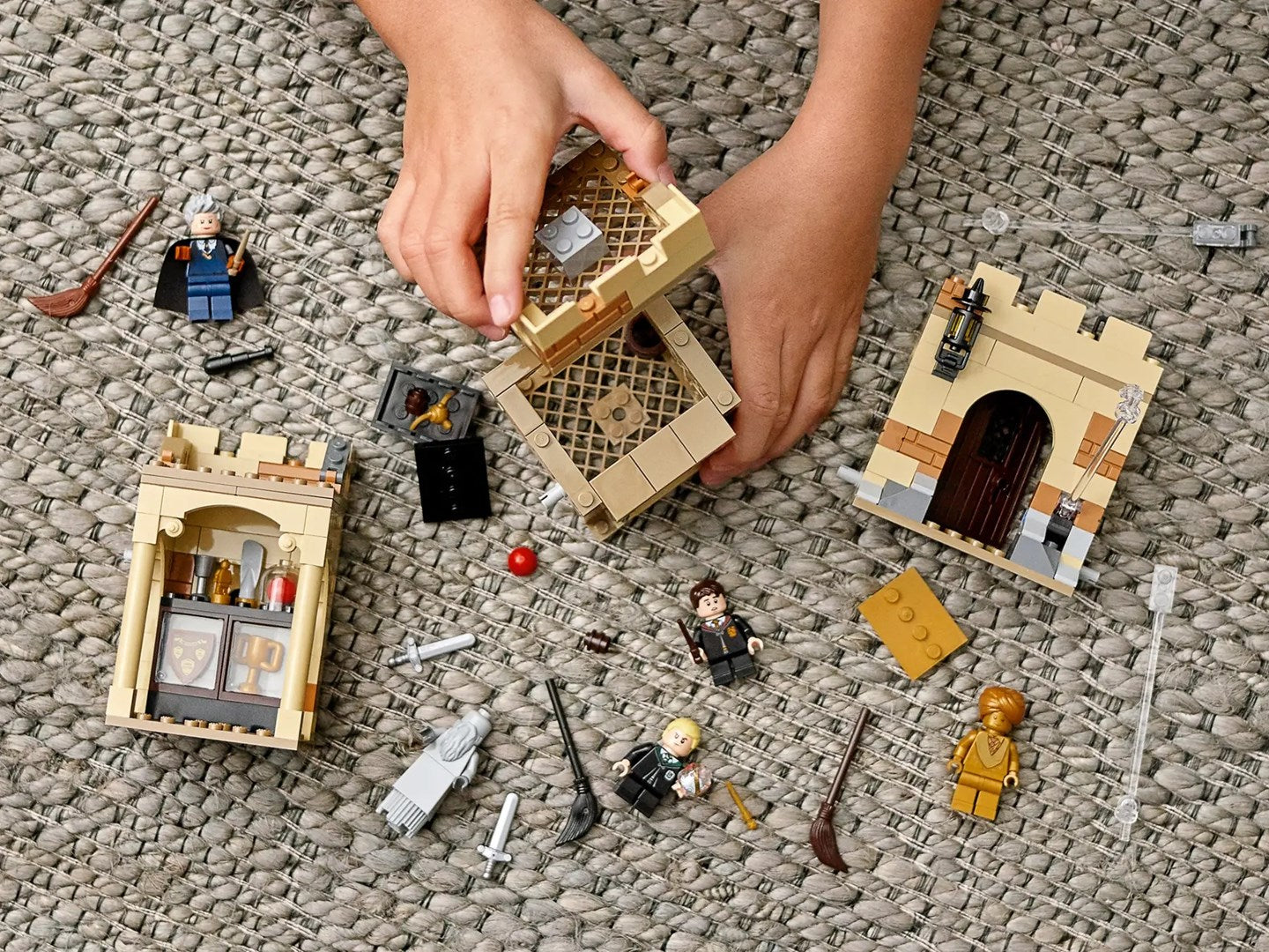LEGO HARRY POTTER 76395 HOGWARTS: FIRST FLYING LESSON Brand Lego