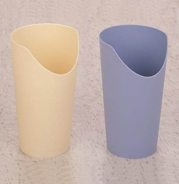 Mug with a cut-out Brand SUNDO